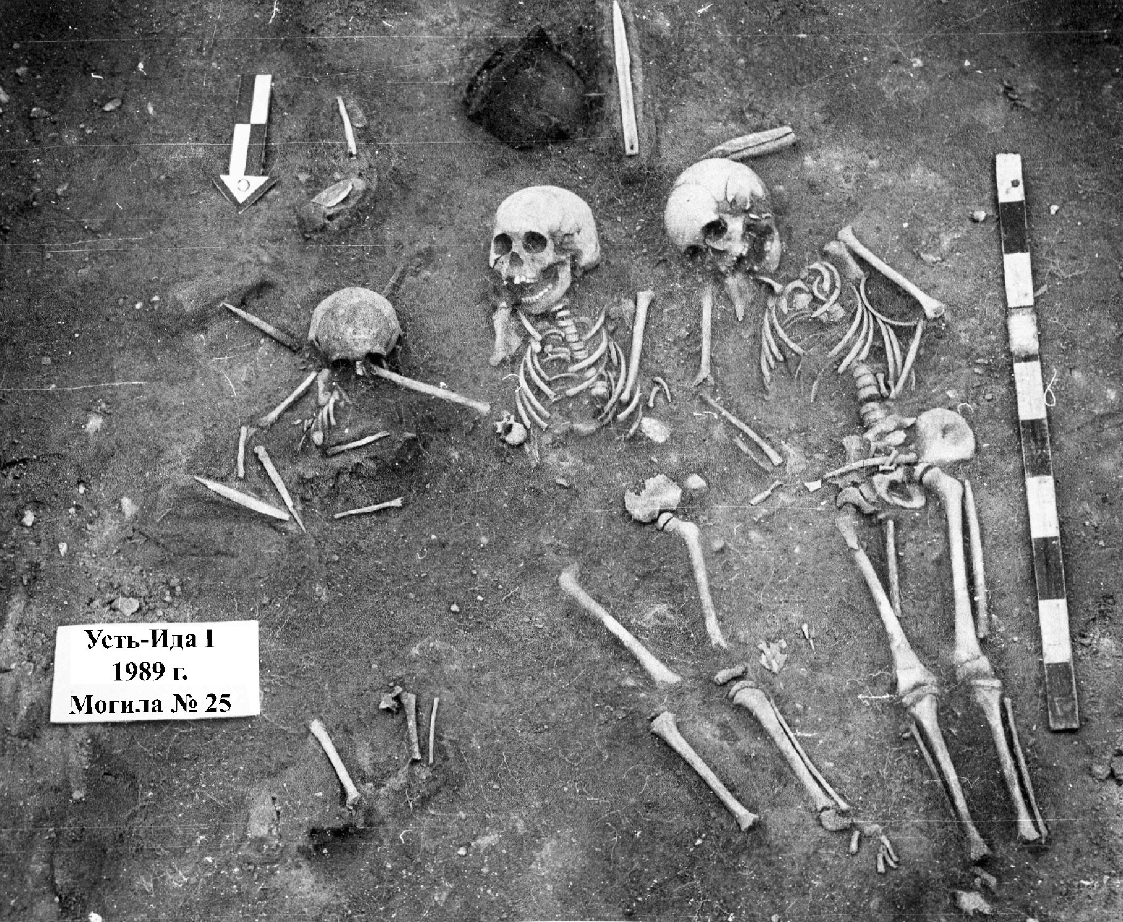 Two of the occupants of this grave were full siblings: a brother (aged 7-9 years old) and a sister (aged 9-11 years old) from whom plague DNA was identified. Not enough of the remains of the third individual were preserved to be able to be able to analyse them as well. Photo: Vladimiri Bazaliiskii.